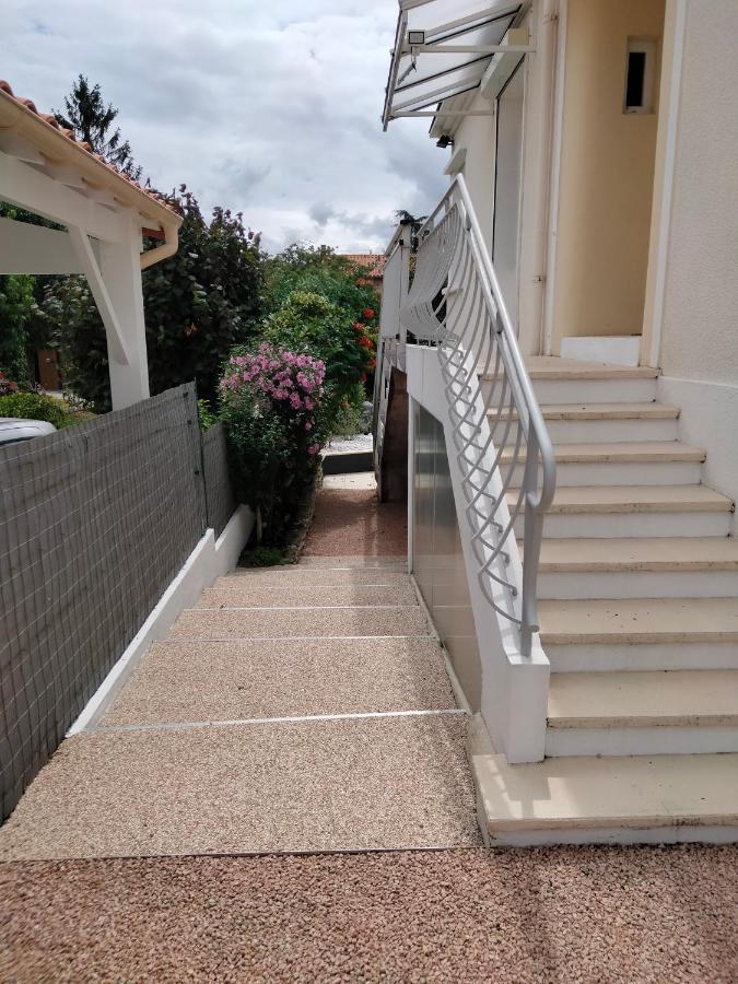 Chez Papinette, Proche Gare Et Centre, Pdj Compris Apartment Niort Luaran gambar