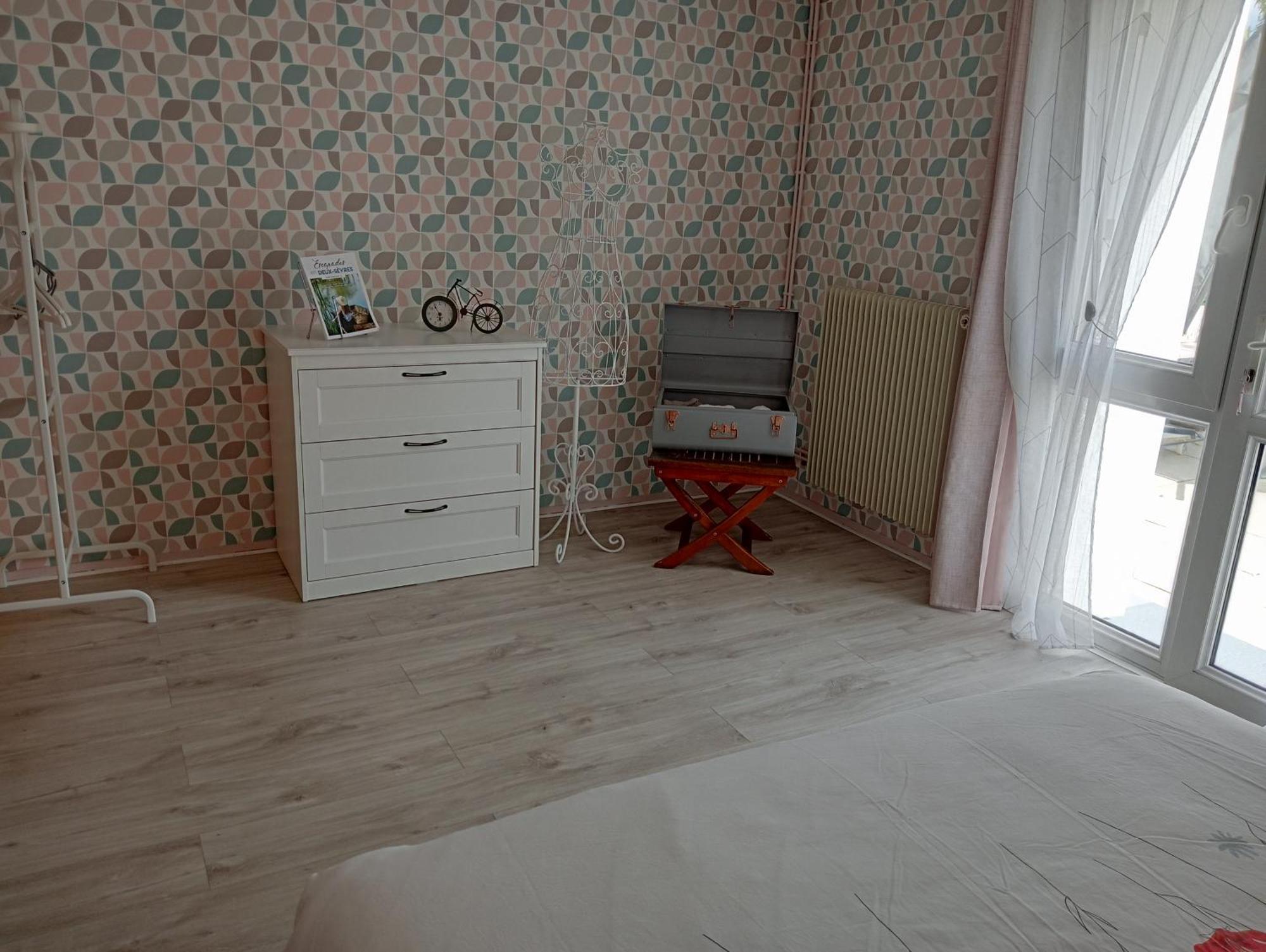 Chez Papinette, Proche Gare Et Centre, Pdj Compris Apartment Niort Luaran gambar